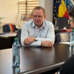 Întâlnire la Primăria Călărași: Primarul Marius Dulce a evaluat parcursul de debut al echipei de handbal masculin CSM Călărași